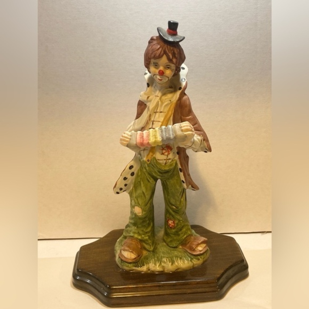 Vintage Clown Figurine Statue with‎ Accordion, 11”